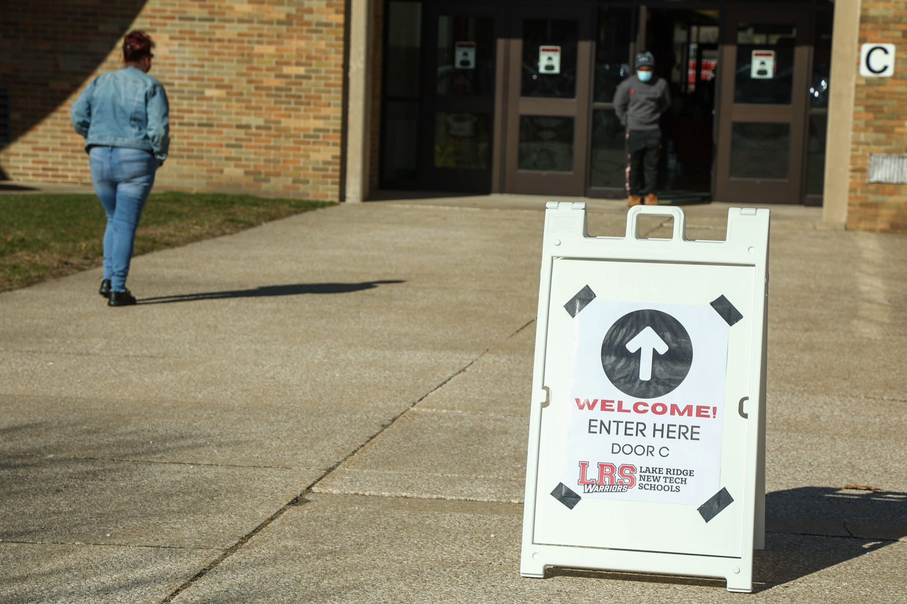 Indiana State Health Commissioner Dr. Kristina Box visits vaccine clinic